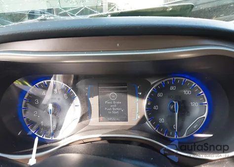 2018 Chrysler Pacifica Touring Plus z USA, uszkodzony, nr VIN 2C4RC1FG3JR126109